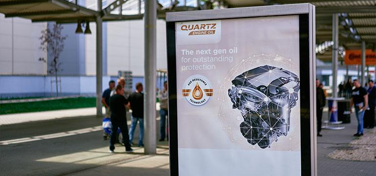 Detail banneru predstavujúci technológie v olejoch Quartz