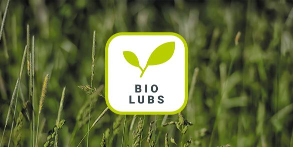 Logo BioLubs na pozadí zelenej lúky